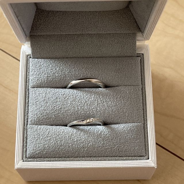 【CAFERING(カフェリング)の口コミ】 エメの形はとても指が細く綺麗に見ました。また一生付けることを考えて付…