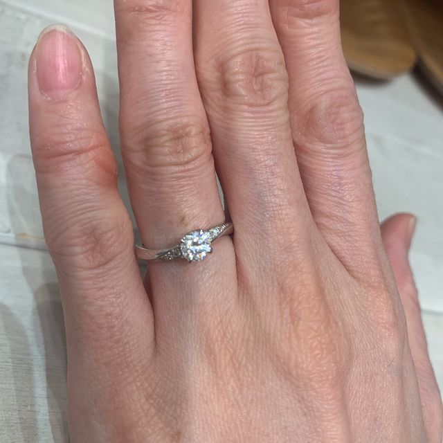 【Hamri(ハムリ)の口コミ】 スマートなデザインが素敵でこれをお願いしました。最初はピンクゴールド…