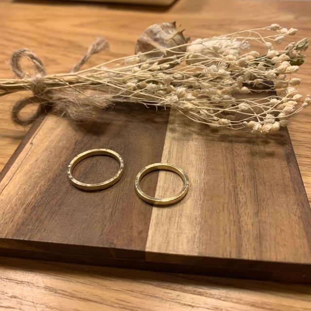 【CRAFY(クラフィ)の口コミ】 価格がとにかく安いこと。シンプルでゴールドの色があること。
そして、ハ…