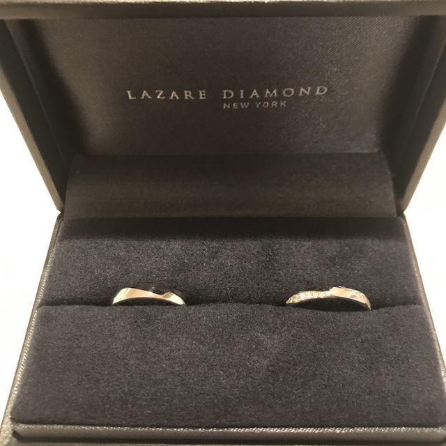 【ラザール ダイヤモンド(LAZARE DIAMOND)の口コミ】 結婚指輪でいつも身に付けるものなので、他の人とはかぶらないようなデザ…