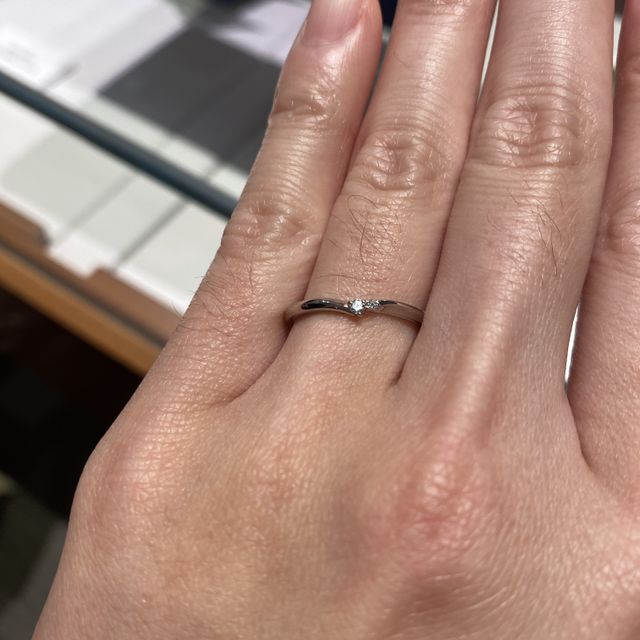 【銀座ダイヤモンドシライシの口コミ】 初めての指輪探しで、何もわからないで来店したのですが、とても丁寧に教…