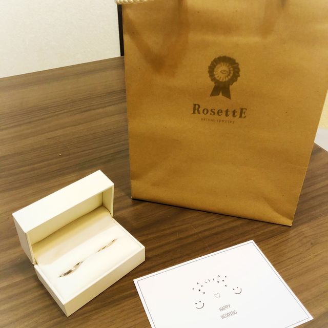 【RosettE(ロゼット)の口コミ】 店員さんにいくつかみせて頂いて、ピンクゴールドの細い指輪に決めました
…