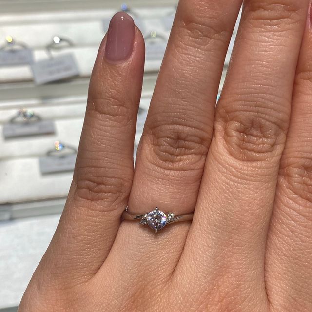 【アイプリモ(I-PRIMO)の口コミ】 指輪のデザインは、さまざまなものの中から自分のお気に入りを見つけるこ…