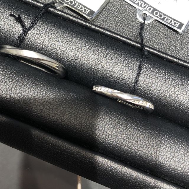 【エクセルコダイヤモンド(EXELCO DIAMOND)の口コミ】 ダイヤモンドのラインが２本と３本入っているもので悩んでいて、担当の方…