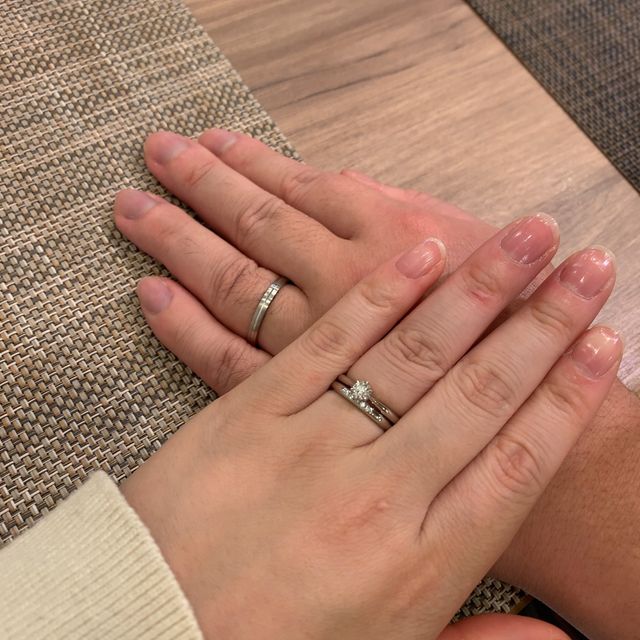 【銀座ダイヤモンドシライシの口コミ】 ダイヤモンドを何個か出してもらった際、どれも輝きがすごく綺麗でした。…