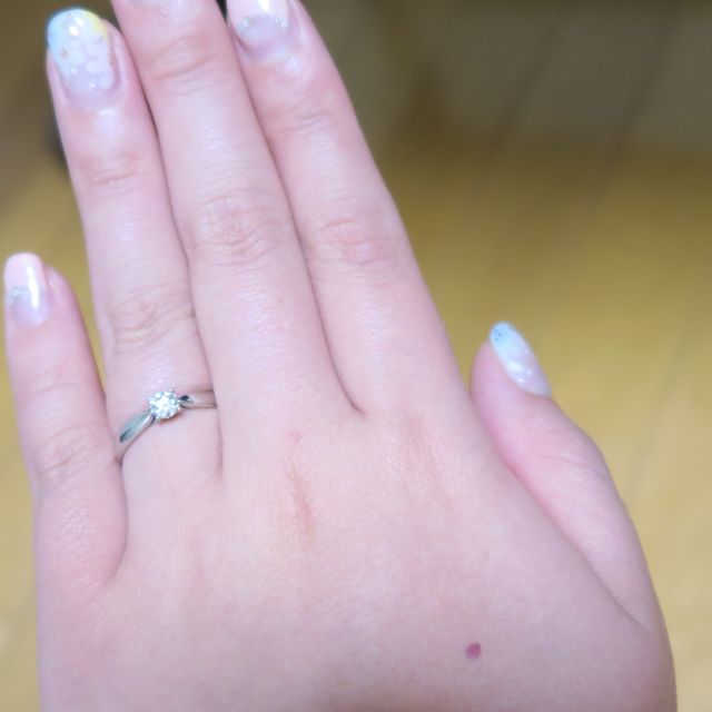 【ティファニー(Tiffany & Co.)の口コミ】 昔から婚約指輪はティファニーと決めていました。一番オーソドックスなセ…