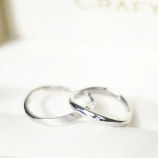 【CRAFY(クラフィ)の口コミ】 なんと言っても、自分たちで指輪のデザインができる点です。
そういう店舗…