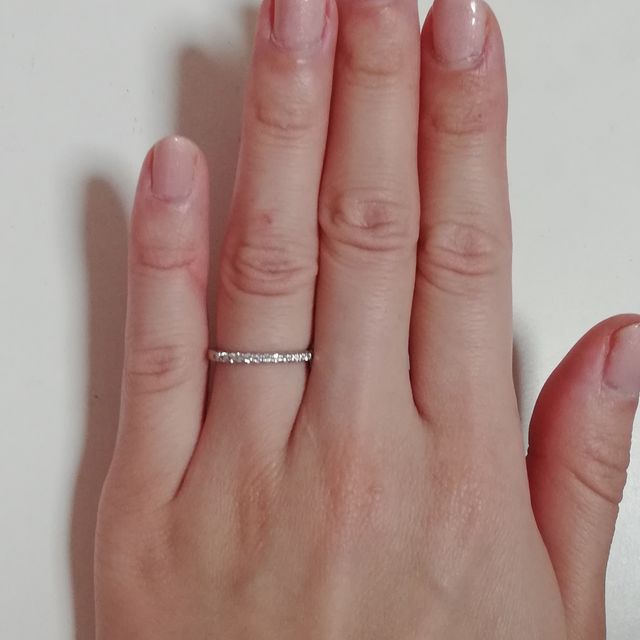 【銀座ダイヤモンドシライシの口コミ】 どんなデザインがいいか迷っていましたが、お店の方が色々な種類の指輪を…