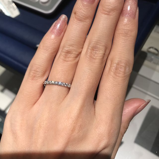 【銀座ダイヤモンドシライシの口コミ】 指輪のデザインの種類がとにかく多く驚きました。シンプルなものから可愛…
