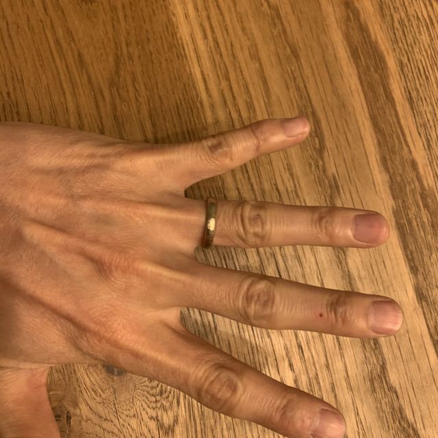 【YUKA HOJO(ユカホウジョウ)の口コミ】 シルバーに薄いゴールドが入っている指輪。デザインもカジュアルで、日常…