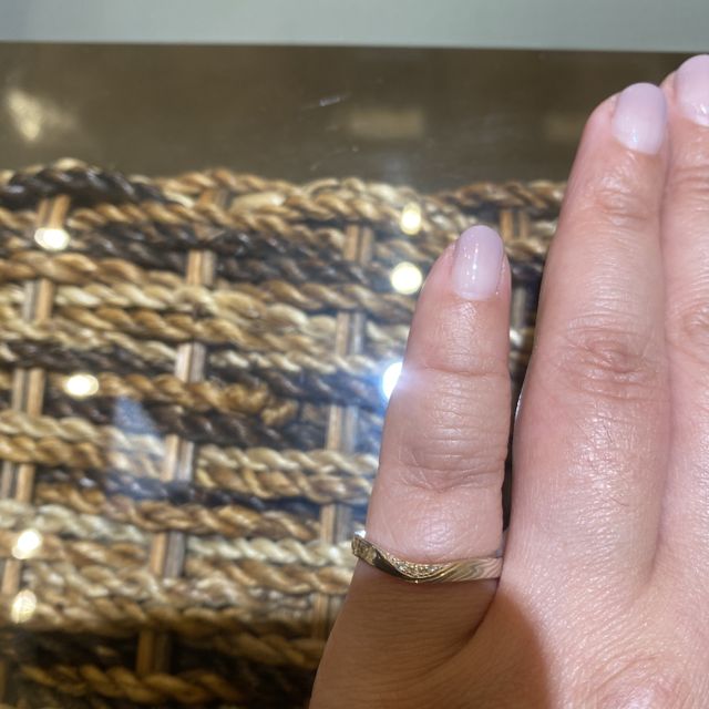 【杢目金屋(もくめがねや)の口コミ】 少しずつ色合いが違う金属の素材がいくつか用意されていて、それを重ねて…