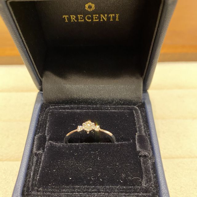 【TRECENTI(トレセンテ)の口コミ】 デザインはシンプルな物がいいなぁと思っていましたが、カタログを見てか…