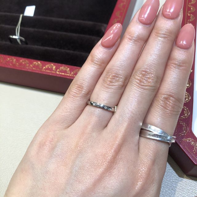 【カルティエ(Cartier)の口コミ】 通常の1895のプレーンタイプだと、半円状なので、ムチムチして見えました…