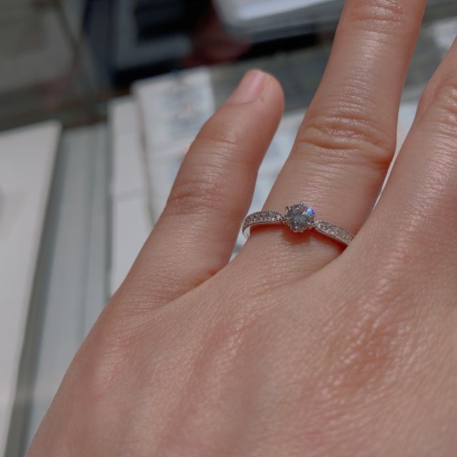 【アイプリモ(I-PRIMO)の口コミ】 結婚指輪は、購入しない予定なので1つのリングで派手で目立つ物を選びまし…