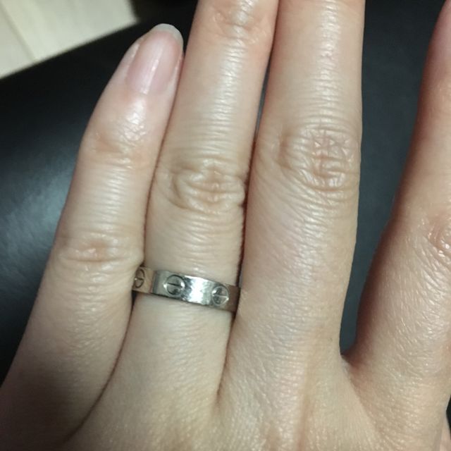 【カルティエ(Cartier)の口コミ】 以前からカルティエが好きで結婚指輪はカルティエにしようと思っており静…