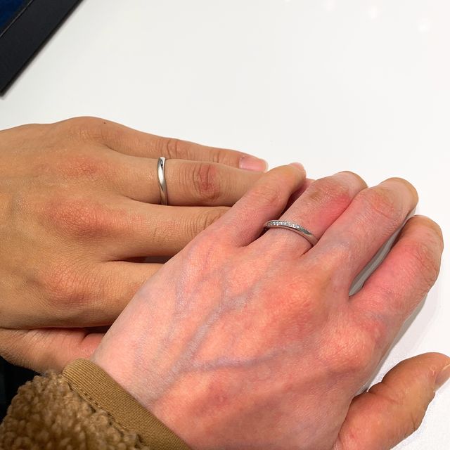 【4℃ BRIDAL(ヨンドシーブライダル)の口コミ】 結婚指輪のデザインを紹介してもらった時に、最初に見た時から一目惚れし…