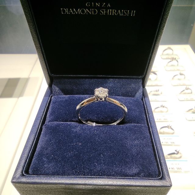 【銀座ダイヤモンドシライシの口コミ】 ダイヤモンドシライシさんではサイズ調節可能なプロポーズリングを注文可…