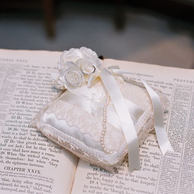 【BRIDGE(ブリッジ)の口コミ】 夫婦どちらとも接客の仕事をしていたため、シンプルなデザインの指輪を探…