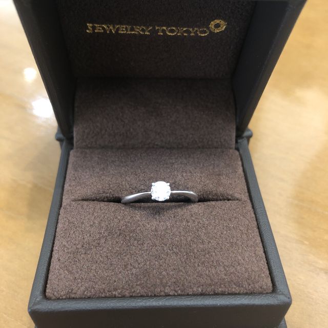 【ジュエリー東京の口コミ】 年齢的にも、少し洗練されたデザインが合うように感じ、こちらに決めまし…