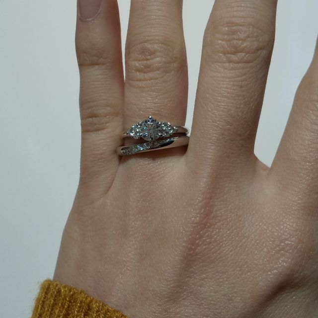 【TRECENTI(トレセンテ)の口コミ】 ストレートラインでメレが入っています。メレの入り方がとても特徴的で、…