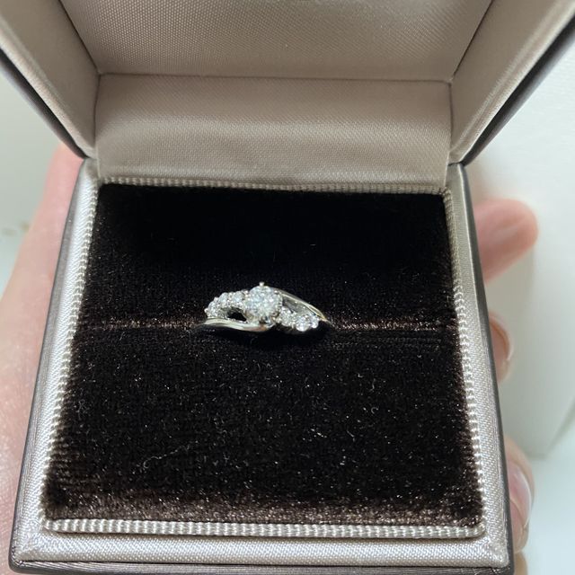 【アイプリモ(I-PRIMO)の口コミ】 デザイン
シンプルなものよりも動きのあるものが好みだったので、選びまし…