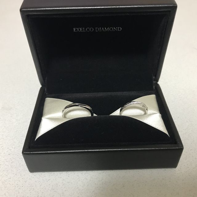 【エクセルコダイヤモンド(EXELCO DIAMOND)の口コミ】 素材はプラチナ・デザインはストレートでダイヤが付いているものをネット…