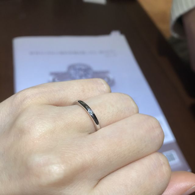 【TRECENTI(トレセンテ)の口コミ】 キラキラ輝くと上品なダイヤモンドが中央にあり、かわいさと、綺麗さが兼…