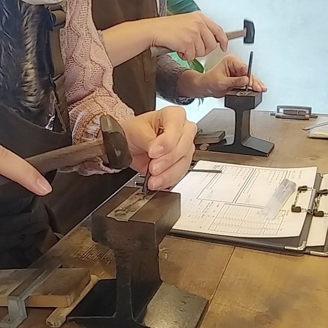 【鎌倉彫金工房の口コミ】 自分たちで自ら体験して一生ものの結婚指輪を作れることは既存商品にはな…