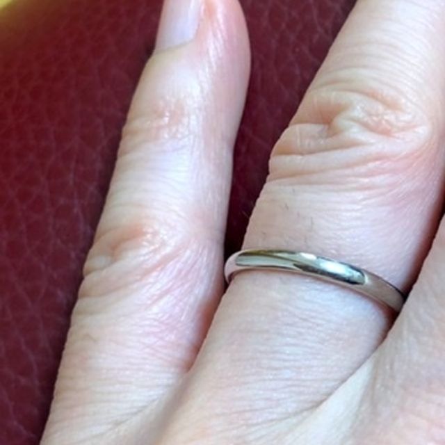 【銀座ダイヤモンドシライシの口コミ】 たくさんの種類があるなかで、シンプルなものでずっと着けていくことを考…