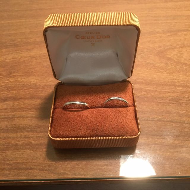 【COEUR D'OR(クゥドール)の口コミ】 指が短くて太いのが悩みで、スッキリ見える細身のUラインを選びました。遠…