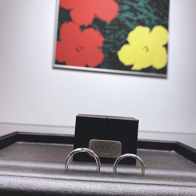 【エクセルコダイヤモンド(EXELCO DIAMOND)の口コミ】 決め手は他にはない高級感のあるおしゃれデザインでした。特に女性用の指…