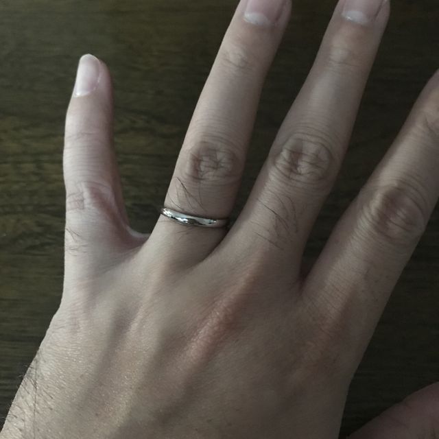 【銀座ダイヤモンドシライシの口コミ】 シンプルの中に、主張し過ぎないデザインが決めてでした。女性側の婚約・…