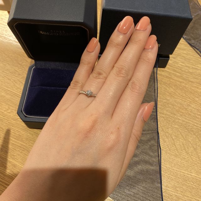 【銀座ダイヤモンドシライシの口コミ】 ダイヤモンドの質が良く、老舗のダイヤモンドシライシで購入を決めました…