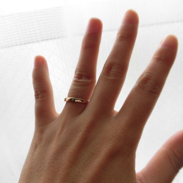 【サマンサティアラブライダル(Samantha Tiara Bridal)の口コミ】 ピンク系の色で探していたところ、見つけたのがこの指輪でした。
結婚指輪…