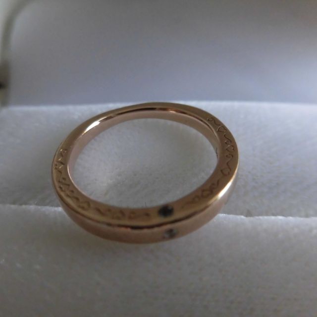 【サマンサティアラブライダル(Samantha Tiara Bridal)の口コミ】 ピンク系の色で探していたところ、見つけたのがこの指輪でした。
結婚指輪…