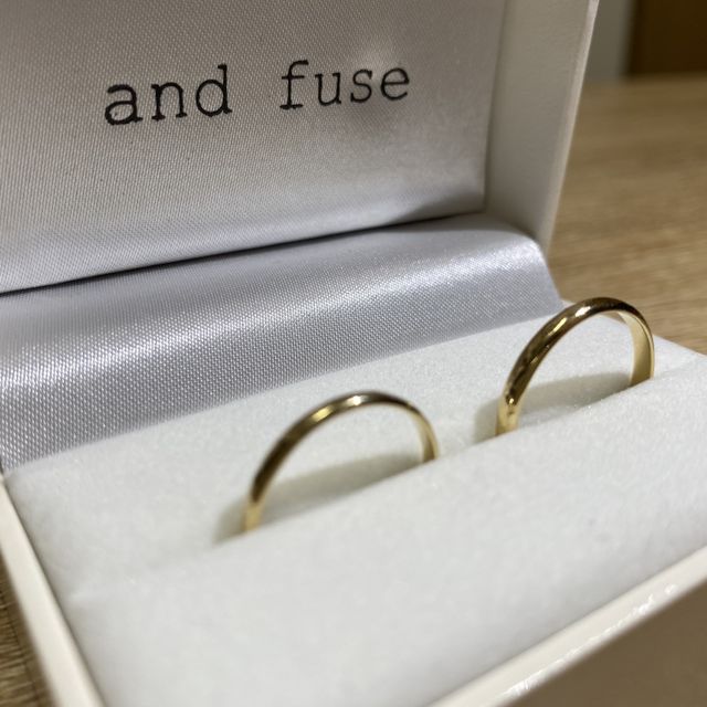 【湘南彫金工房 andfuseの口コミ】 派手な装飾などはせずに、
シンプルで飽きないデザインにしました。

素材…