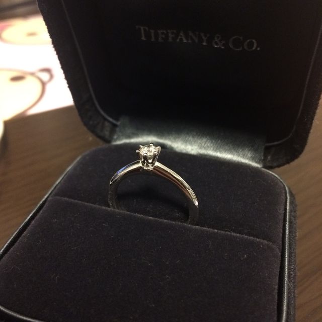 【ティファニー(Tiffany & Co.)の口コミ】 もともとジュエリーメーカーで働いていたこともあって、
世の女性のあこが…