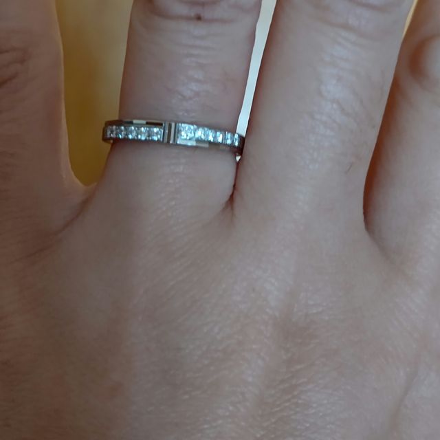 【PILOT BRIDAL(パイロットブライダル)の口コミ】 プラチナとダイヤがよく合うデザインが気にいって買いました。他にも目を…