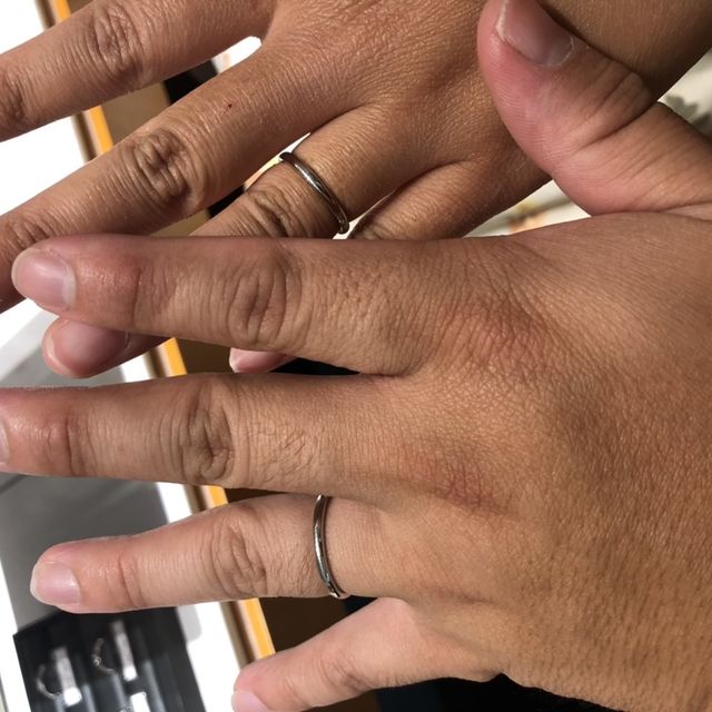 【銀座ダイヤモンドシライシの口コミ】 指輪のデザインについては、シンプルなデザインがお互い良かったため丸み…