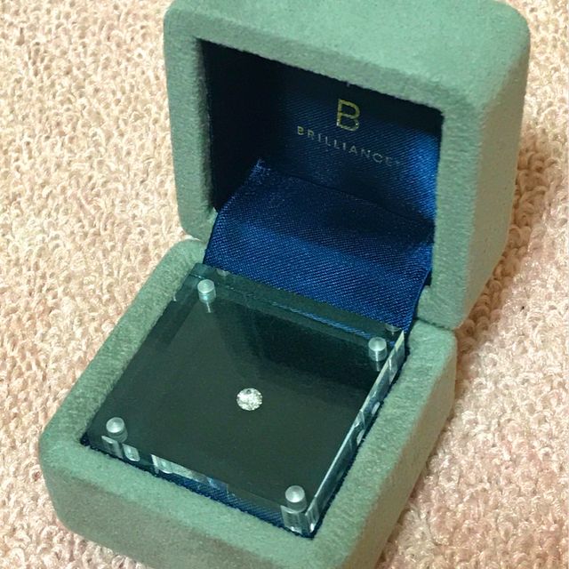 【BRILLIANCE+(ブリリアンスプラス)の口コミ】 デザイン…控えめで上品。ただシンプルなだけでなく、優しいひねり…