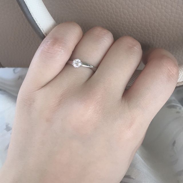 【BRILLIANCE+(ブリリアンスプラス)の口コミ】 デザイン…控えめで上品。ただシンプルなだけでなく、優しいひねり…