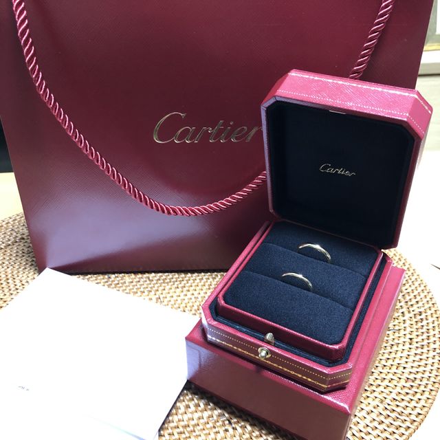 【カルティエ(Cartier)の口コミ】 好きなブランドだったからと言うのが1番の理由です。
ゴールドでシンプル…