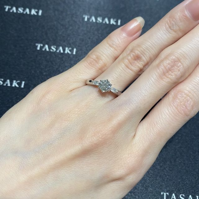 【TASAKI(タサキ)の口コミ】 マーキースカットがついているデザイン。とっても可愛く、サイズ直しが難…