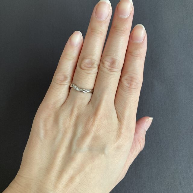 【ラザール ダイヤモンド(LAZARE DIAMOND)の口コミ】 デザインが自分の指に合っていて、最初から気に入りました。
気になってい…