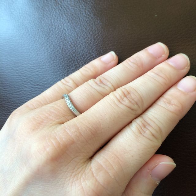 【アイプリモ(I-PRIMO)の口コミ】 手にコンプレックスがあり、指輪が似合うか心配でしたが、とても付け心地…