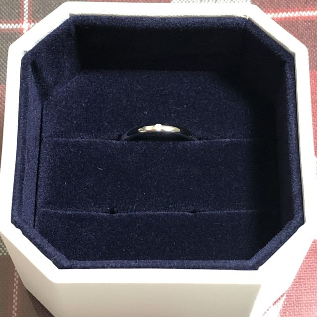 【4℃ BRIDAL(ヨンドシーブライダル)の口コミ】 デザインがシンプルで値段もリーズナブルだった。
また期間限定でハート＆…