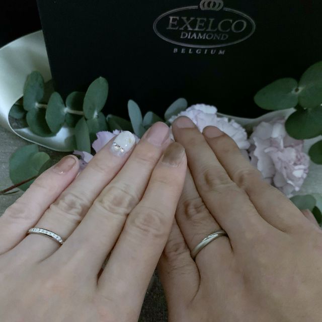【エクセルコダイヤモンド(EXELCO DIAMOND)の口コミ】 予算より高くなりましたが、デザインがとても良かったです。
ウェーブのも…