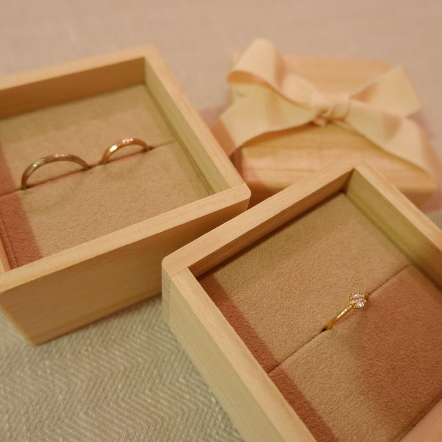 【YUKA HOJO(ユカホウジョウ)の口コミ】 いろんな指輪を探し回りましたが、YUKAHOJOさんが1番ナチュラルで可愛くこ…