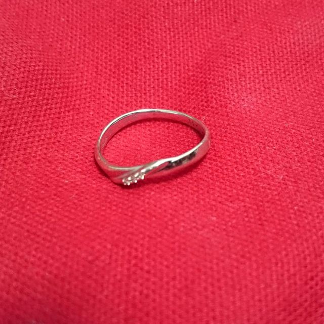 【A・D・A(エー・ディー・エー)の口コミ】 価格もそこまで高くなく、気に入ったデザインでした。デザインはシンプル…