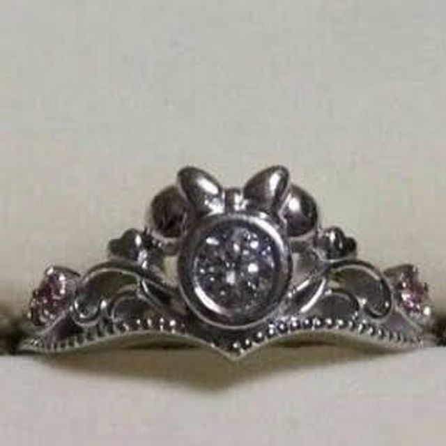 【ケイウノ ブライダル(K.UNO BRIDAL)の口コミ】 可愛いミニーマウスのフェイスと、ハートのモチーフが入っています。指輪…